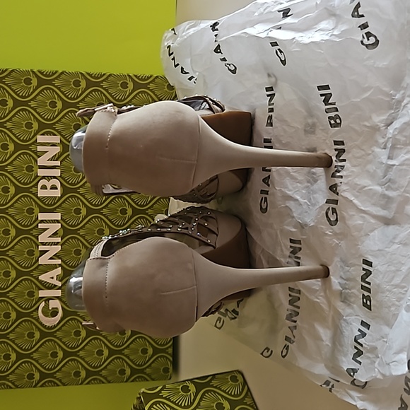NWT Gianni Bini suede Janessa Sierra Taupe embellished stilettos 7 - Picture 3 of 9